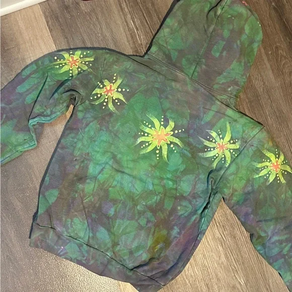 Batikwalla handmade batik tie dye cotton hoodie - Picture 2 of 4